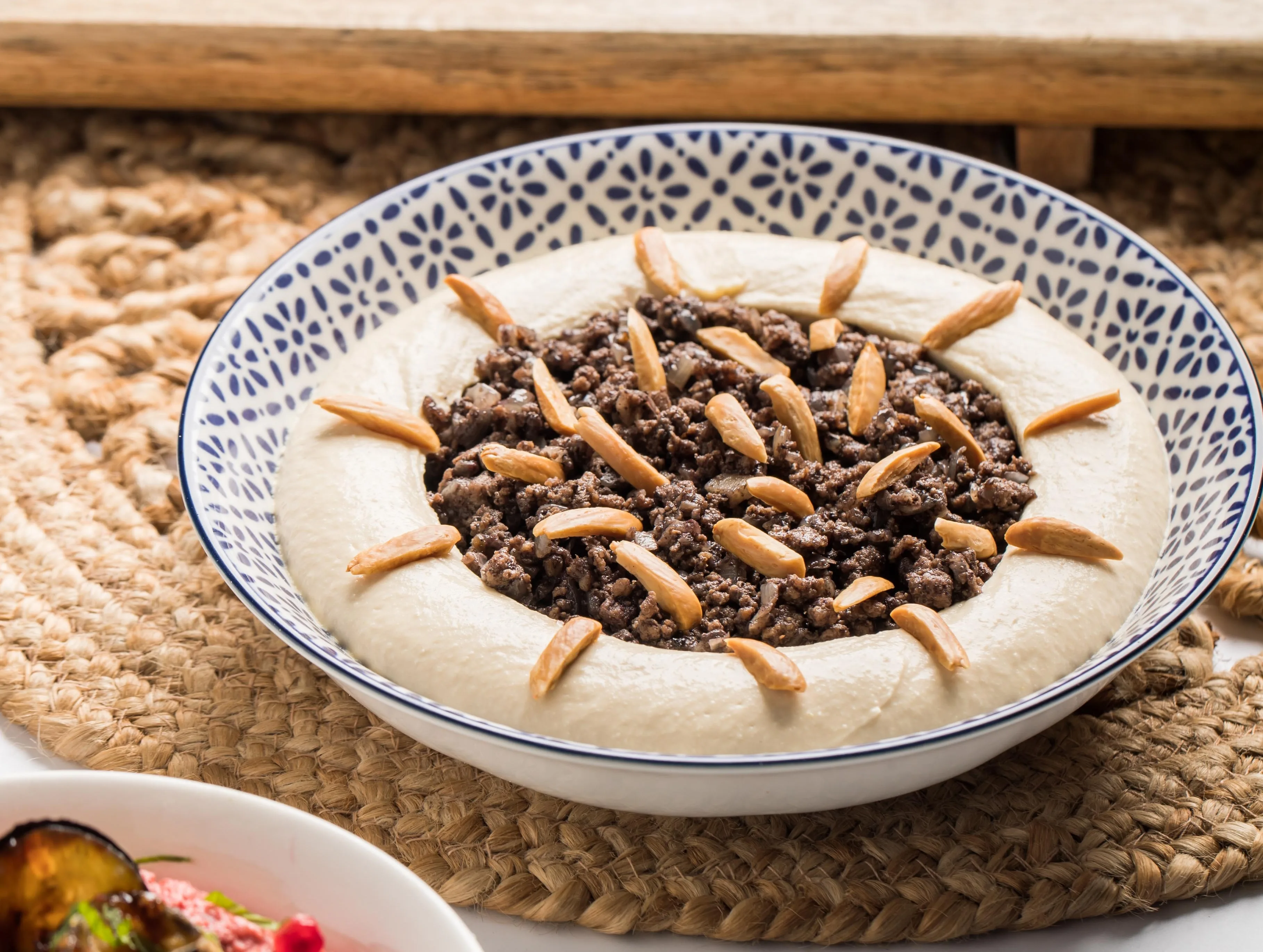 Hommos with meat